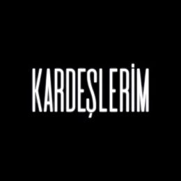 Kardeşlerim Hoca, Kardeşlerim Öğretmen Kimdir?